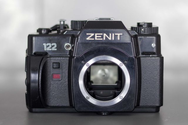 Stare aparaty analogowe Zenit (122 i 11)
