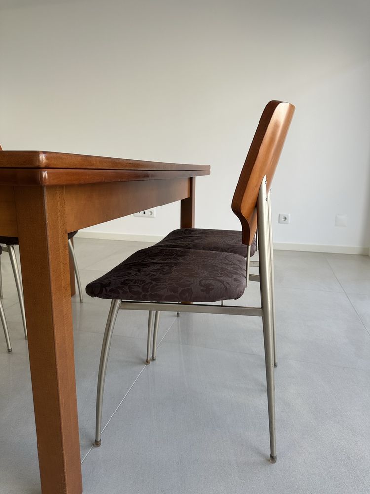 Mesa jantar extensivel + 4 cadeiras