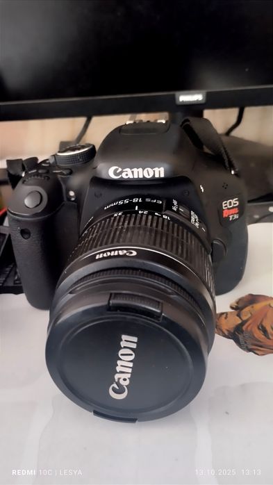 Камера Canon EOS Rebel T3i