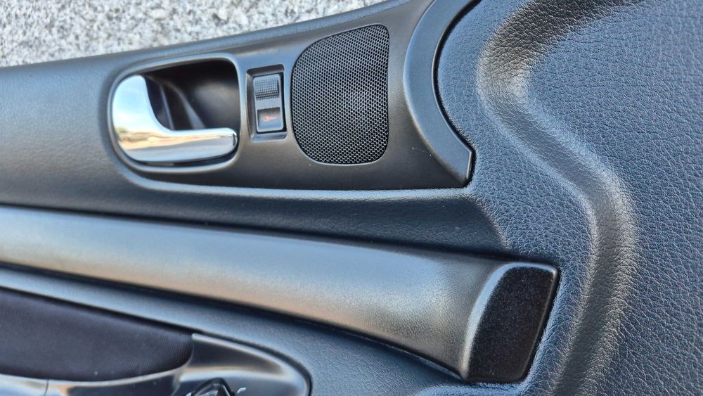 AUDI A4 B5(8D)-Quartelas Portas PRETAS ESTOFADAS NOVO-EXCELENTE ESTADO