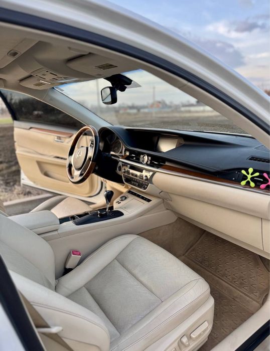 Lexus ES -300 гарний стан