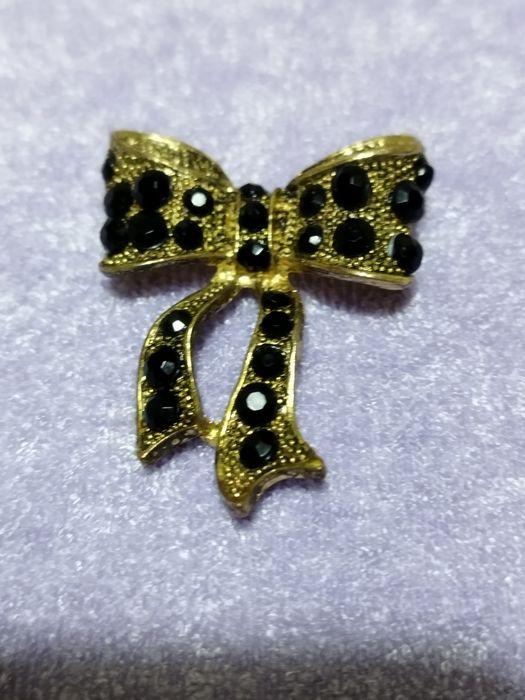 Брошь бантик ретро.