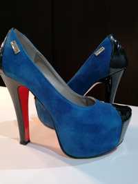 Sapato alto azul