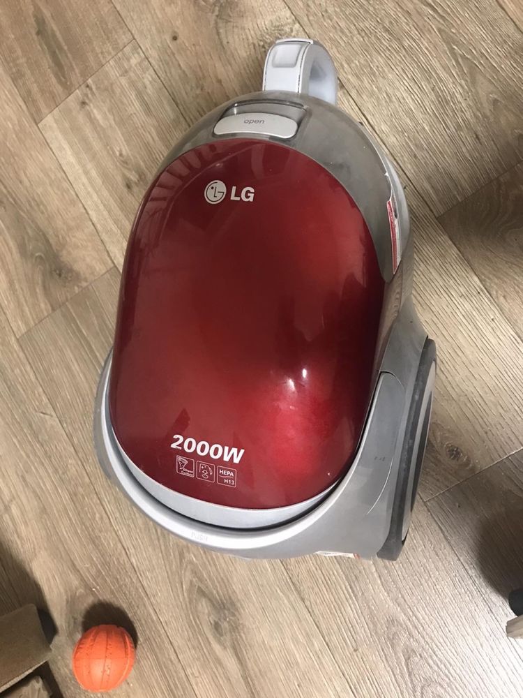 Пилосос LG 2000W