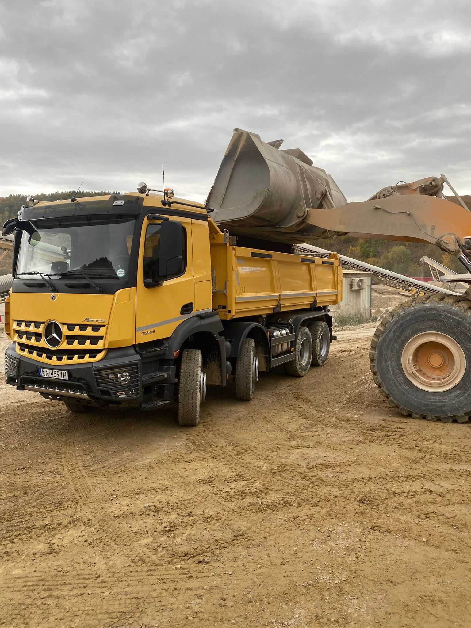 Kruszywo tłuczeń kamień żwir grys wysiewka dolomit transport Kraków