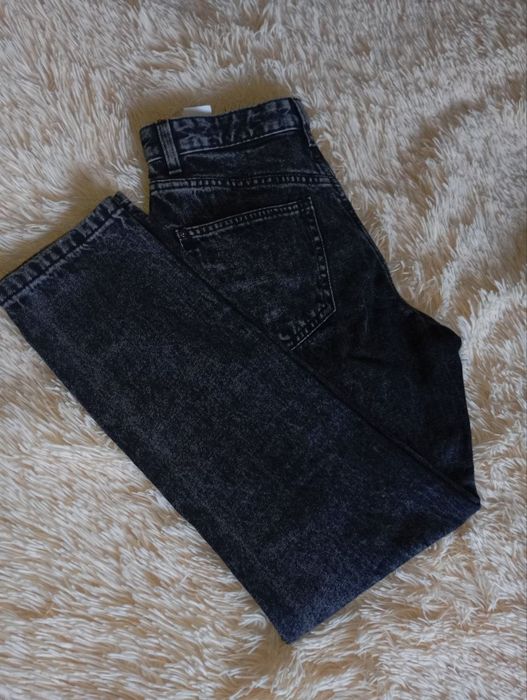 Продам джинси зовсім нові ,один раз одягала, sinsay ,36 розмір
300 гри