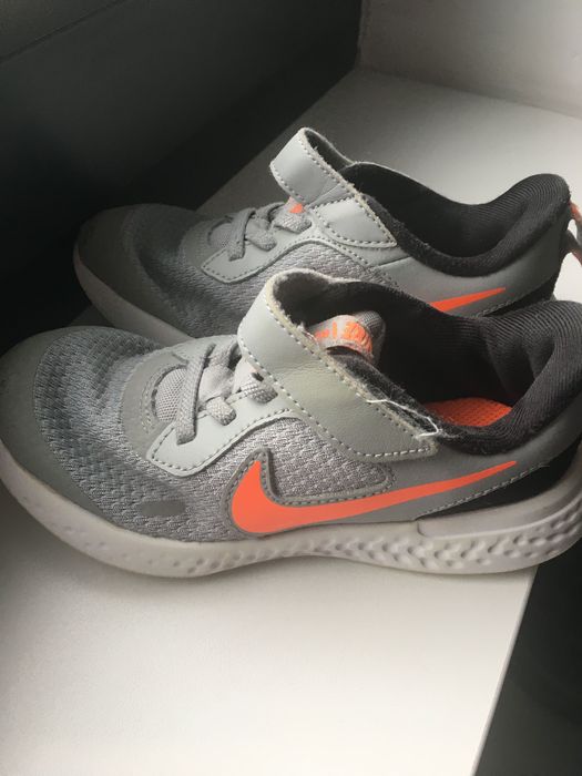 Buty nike rozmiar 28 idealne do przedszkola na rzepy