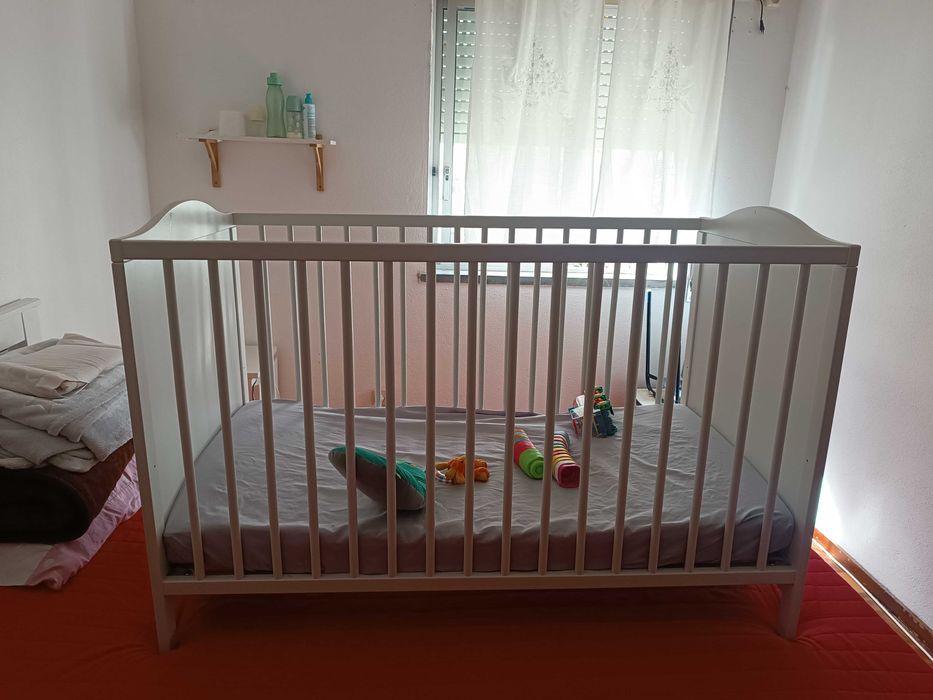 Berço com colchão