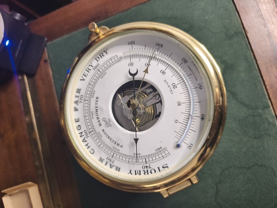 Stary barometr Schatz marynistyka