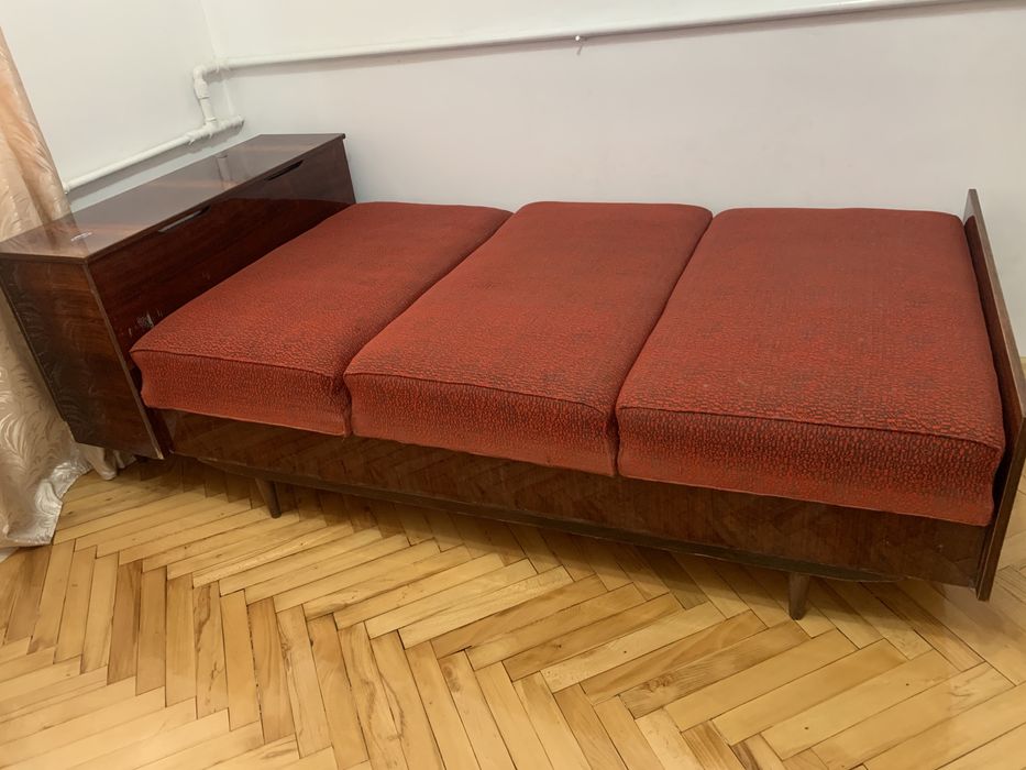 Продається Тафта у спальню