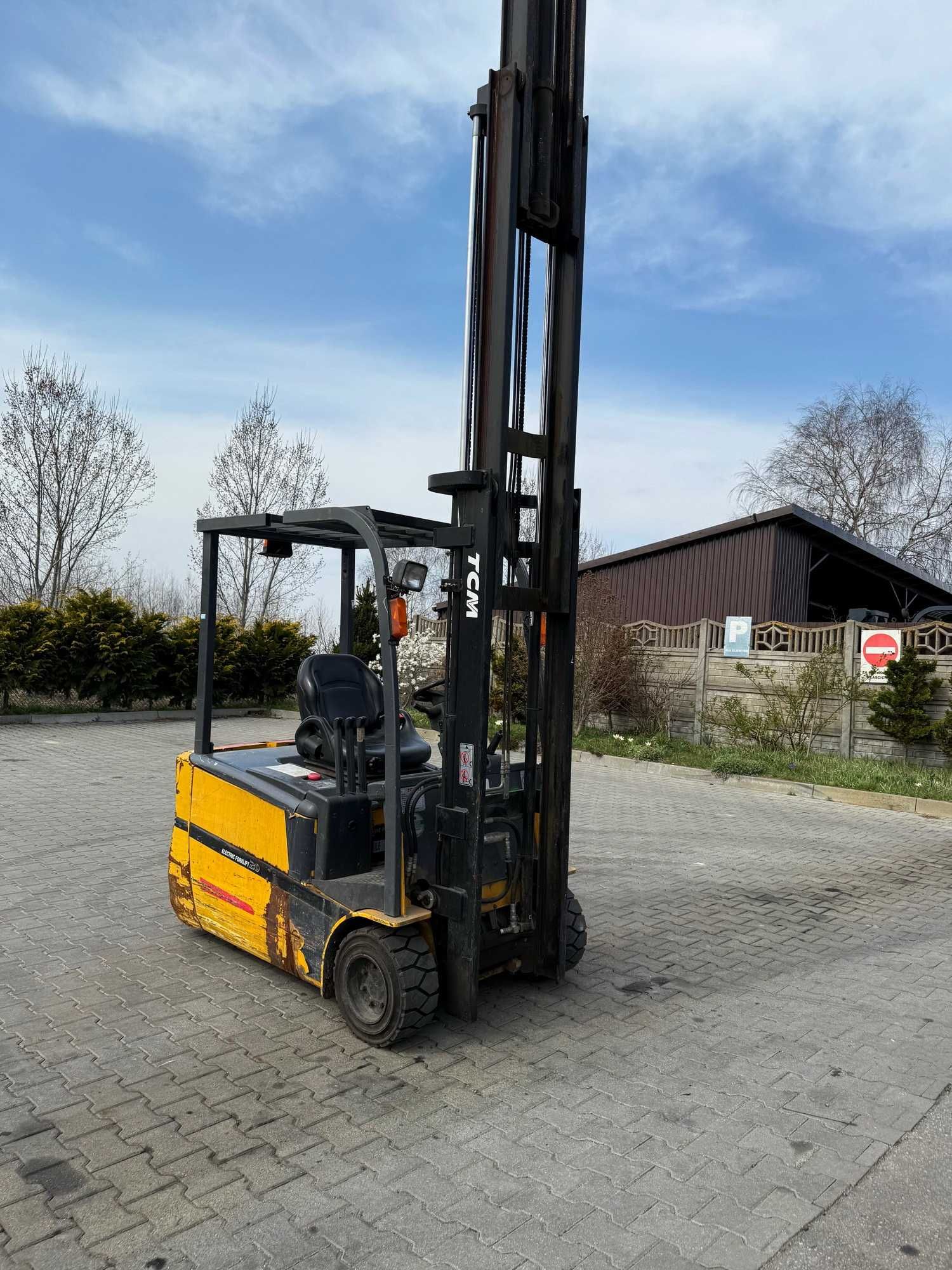 wózek widłowy elektryczny TCM FB20 Triplex 4.8m przesuw 2000kg 2013r