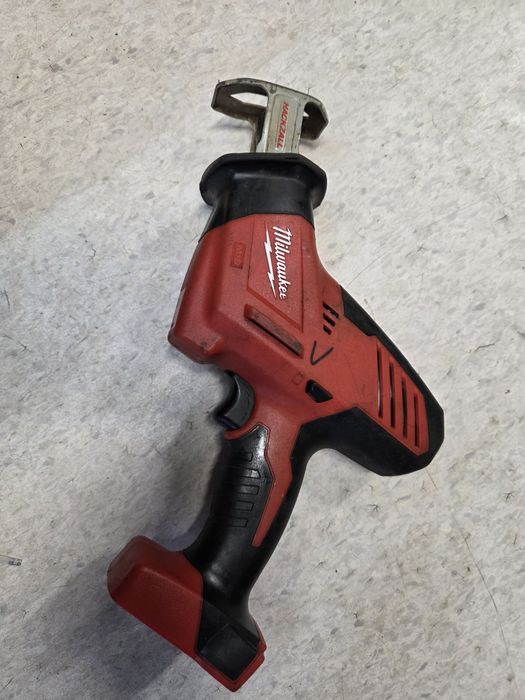 C18 HZ Milwaukee piła szablasta lisica