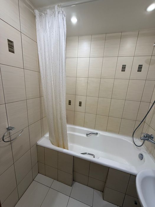 Продам в центре 3-х комнатную квартиру г. Павлоград