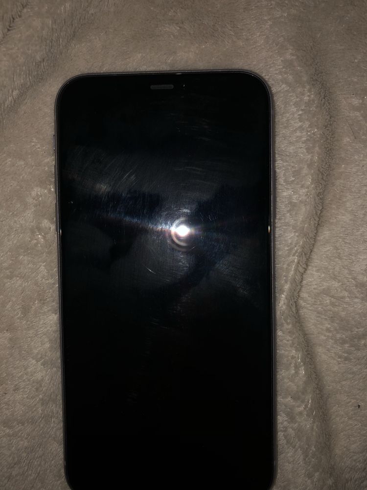 iphone 11 w dobrym stanie