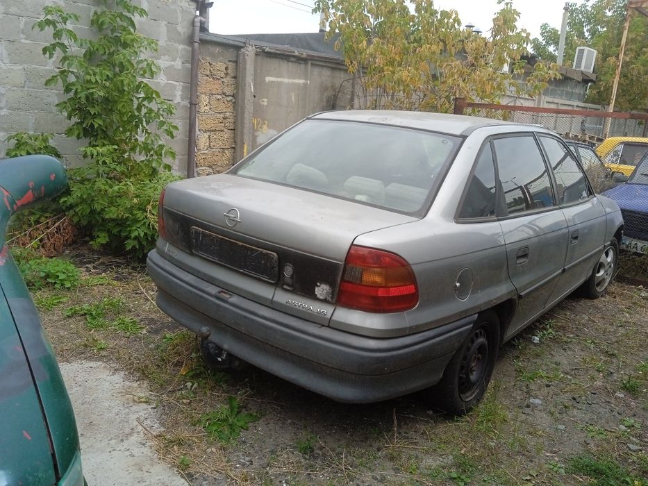 Продам бляха Опель 1.6 бенз 500₴