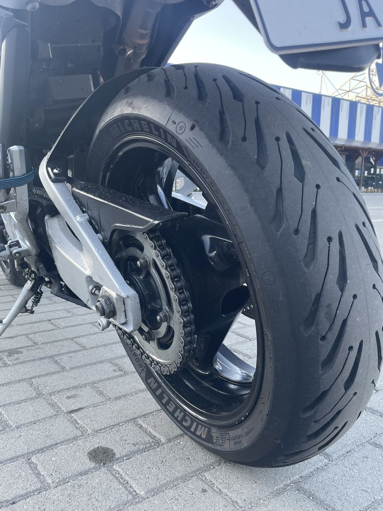 Suzuki GSR600 2005