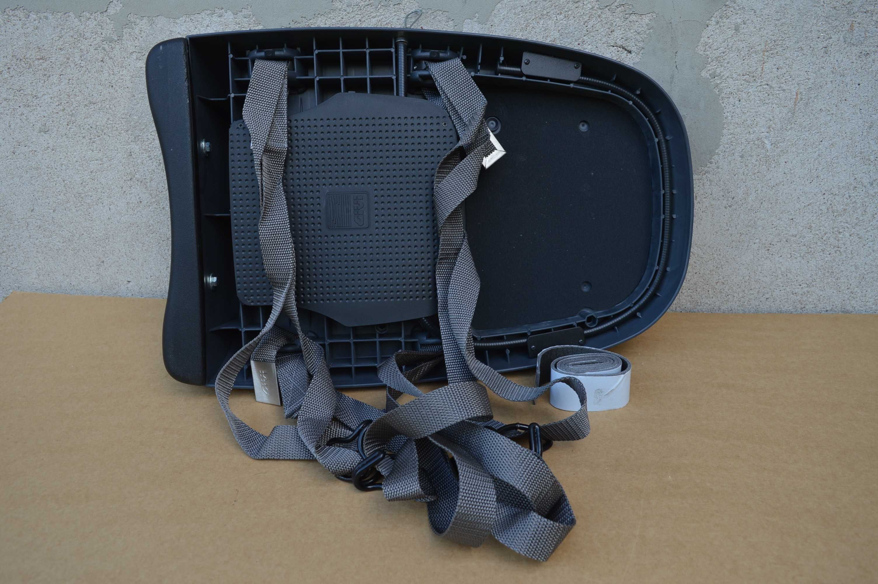 Givi Multirack STELAŻ kufra na siedzeniu + oparcie cbr yzf gsxr zx sv