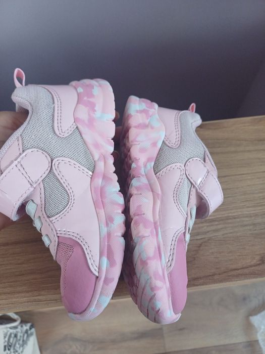 Buty sportowe fila rozm. 25