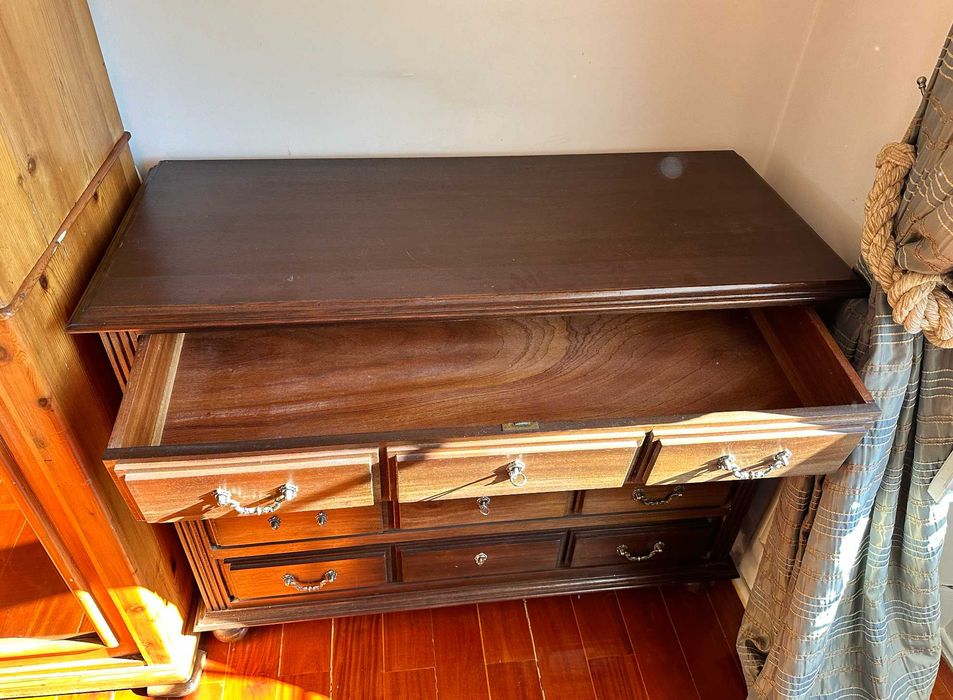 Cómoda de Madeira Maciça