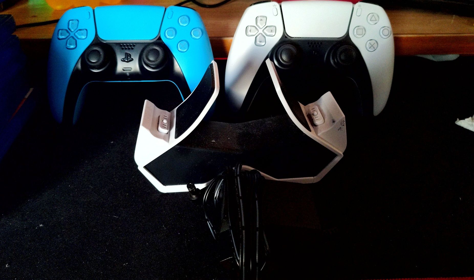 Sprzedam konsolę PlayStation 5 (PS5) – wersja z napędem.