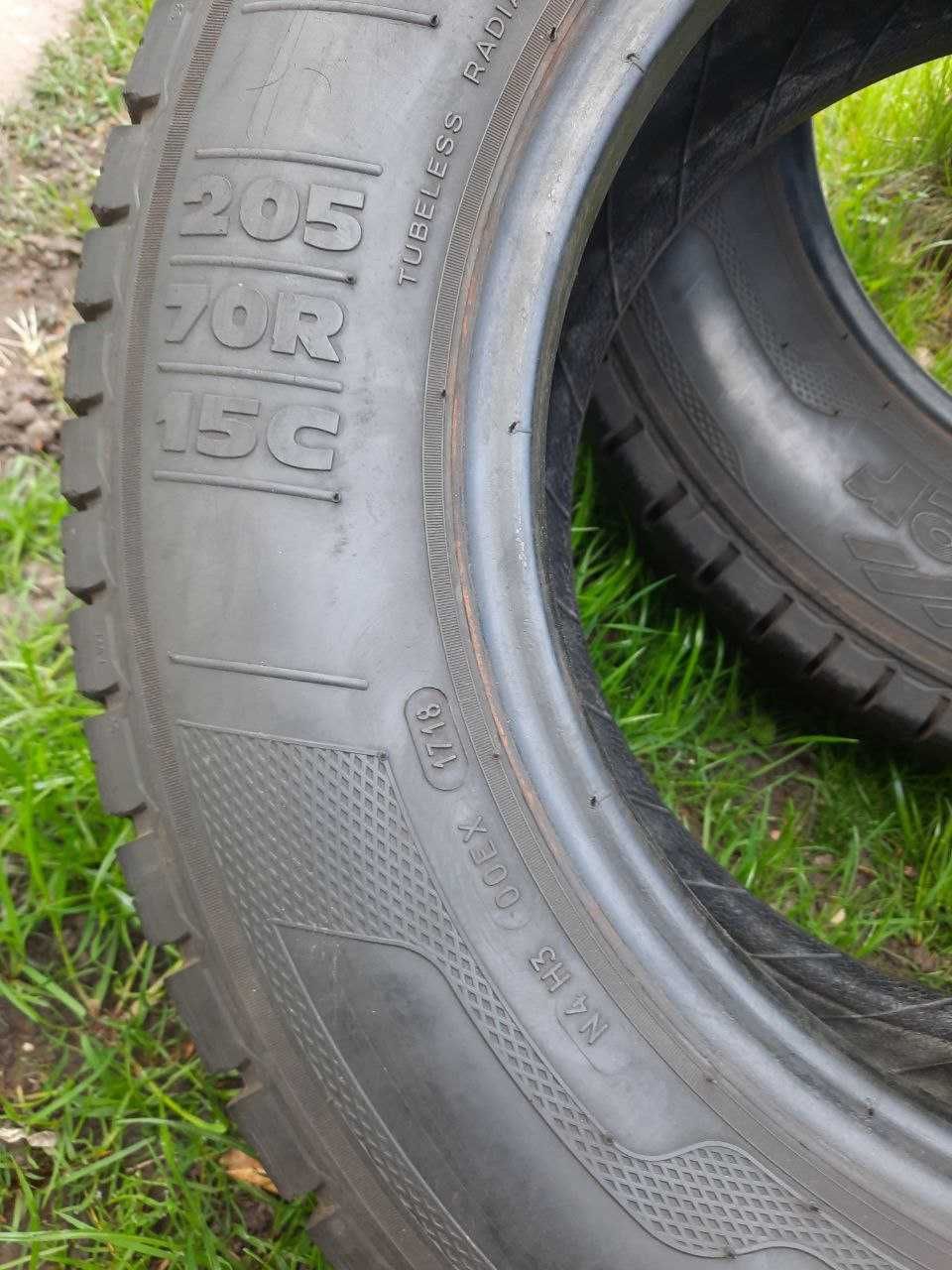 Шини 205/70 R15C Клебер