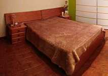 Mobília quarto em pinho maciço nova.