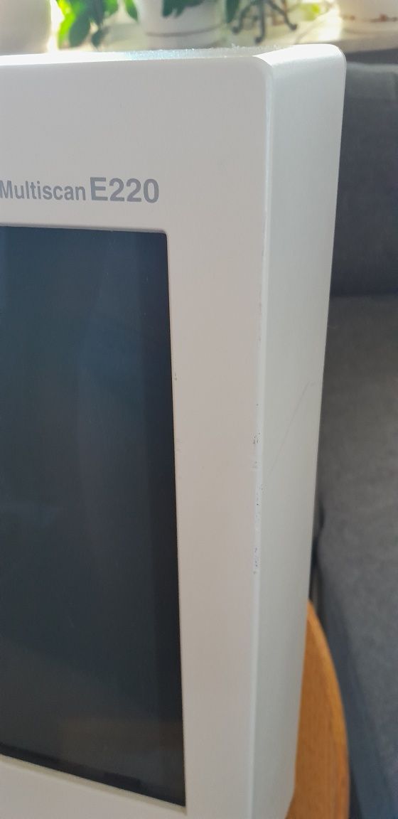 Monitor Sony Trinitron Multiscan E220 (CPD-E220E)