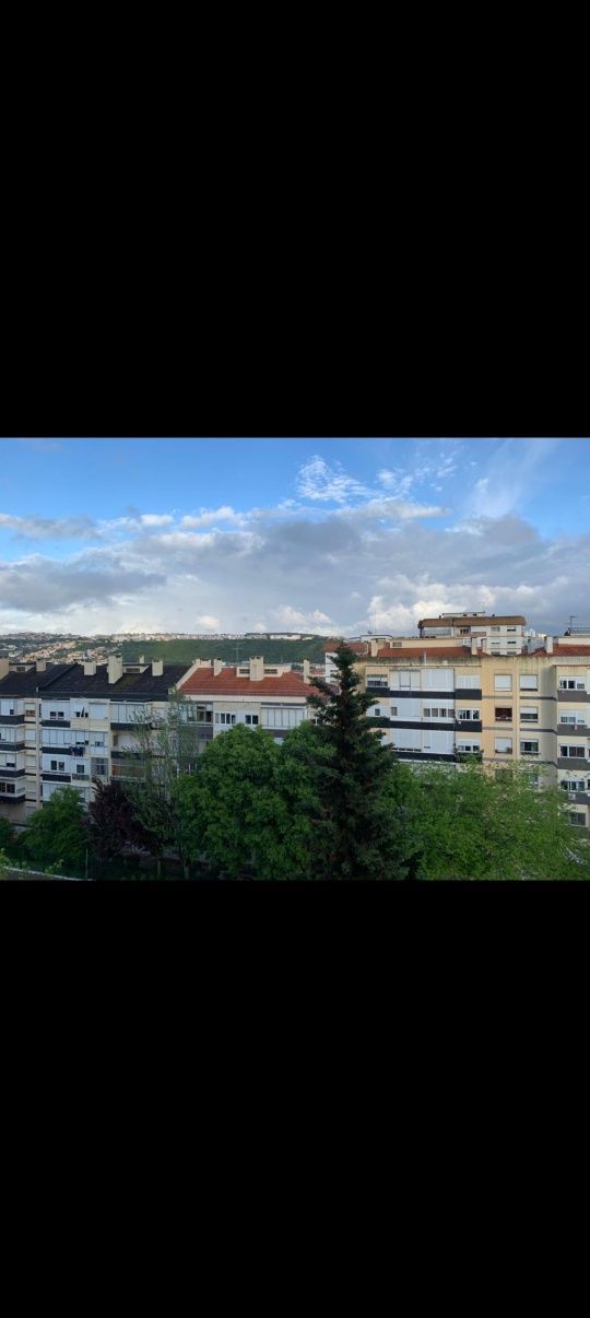 Alugo quarto em Odivelas, 5 minutos a pé do metro