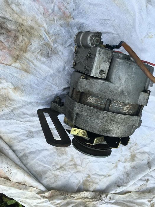 Генератор на Камаз, 28В 42А