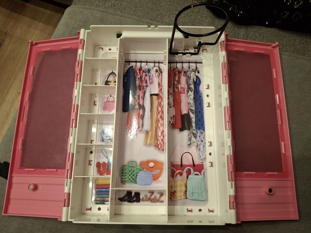 Szafa na ubrania Barbie Mattel