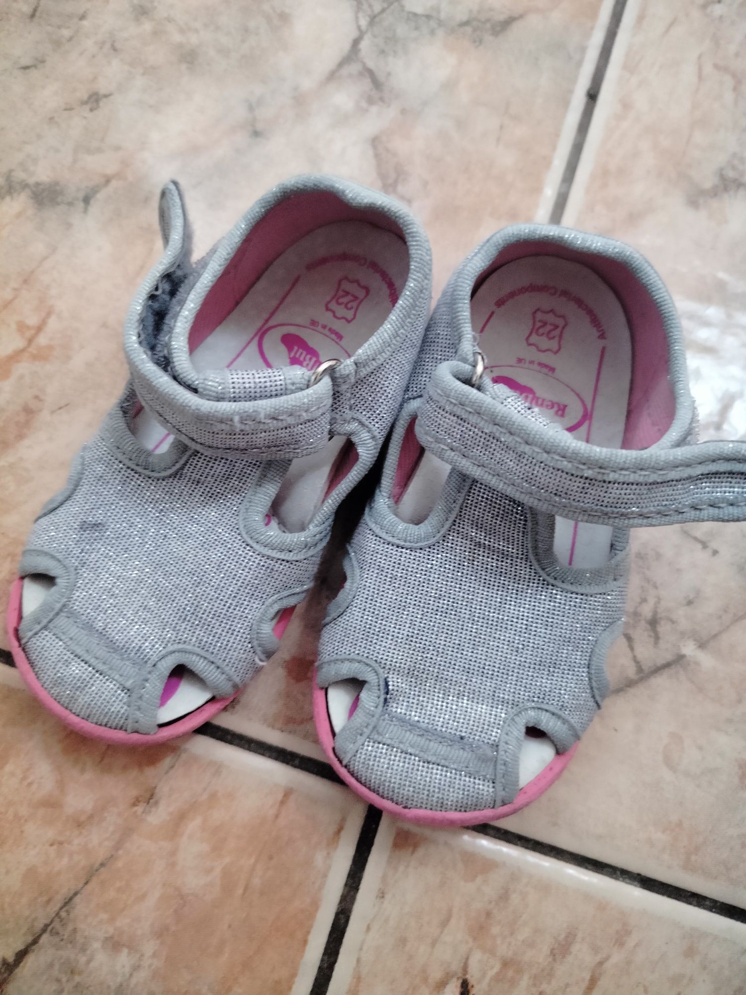 Buty dla dziewczynek