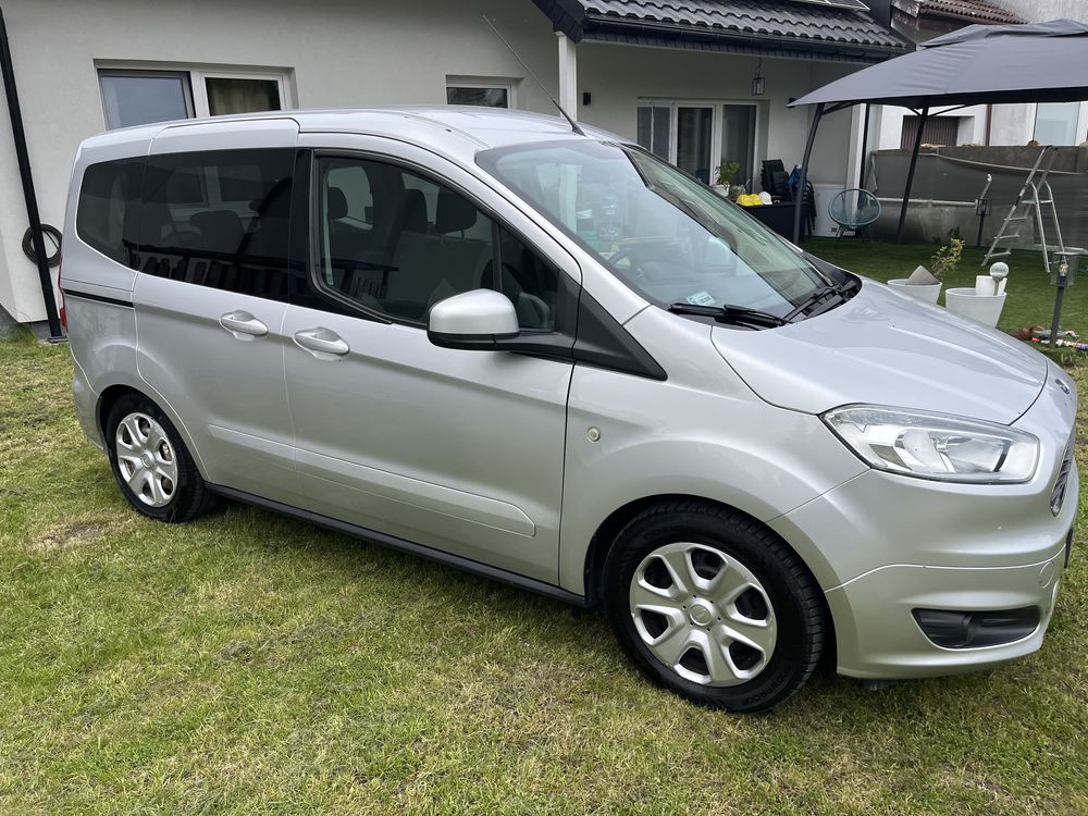 Ford tourneo courier cena brutto