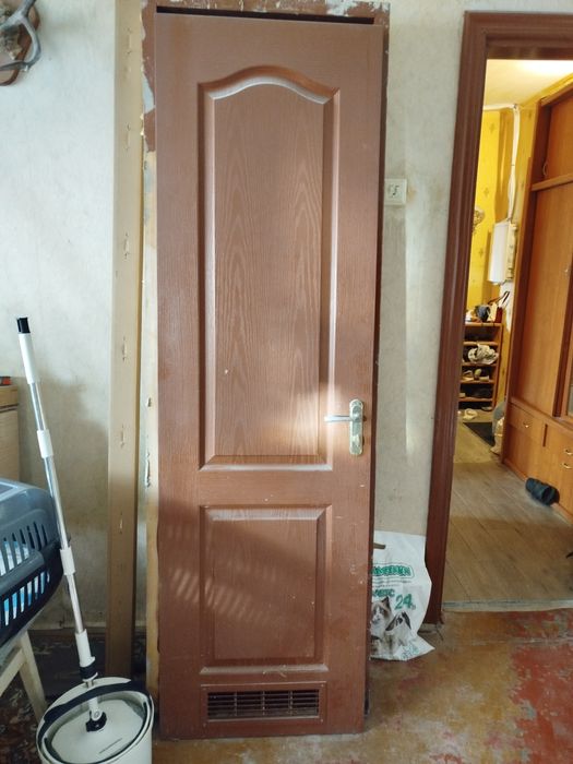 Двері дерев'яні міжкімнатні (2шт)