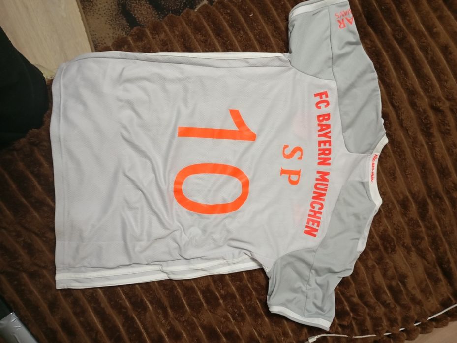 Продам футболку боварии Мюнхен в ідеальному стані