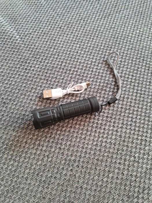Mała latarka kieszonkowa USB model K16