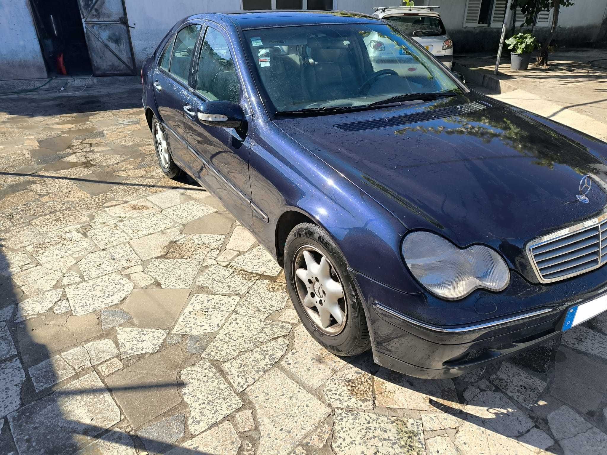 Mercedes-Benz C 220 CDI Elegance (Caixa Automática) – 2001