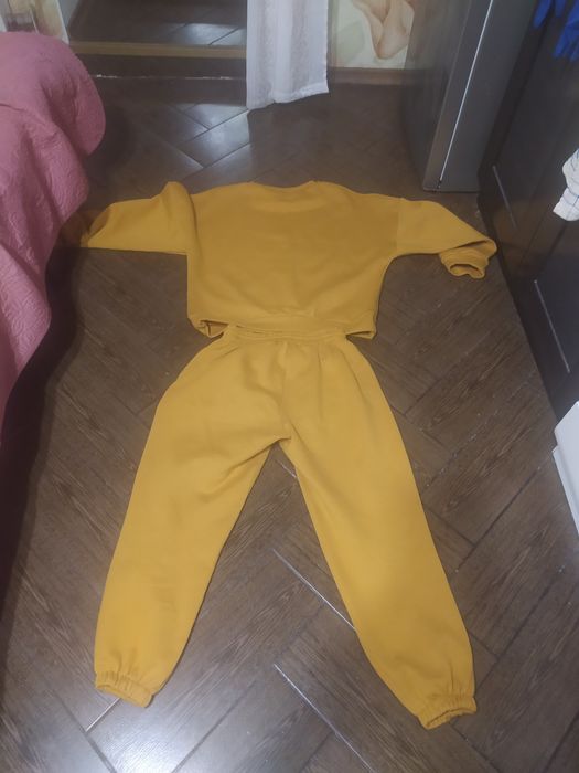 Спортивный женский байковые костюм.