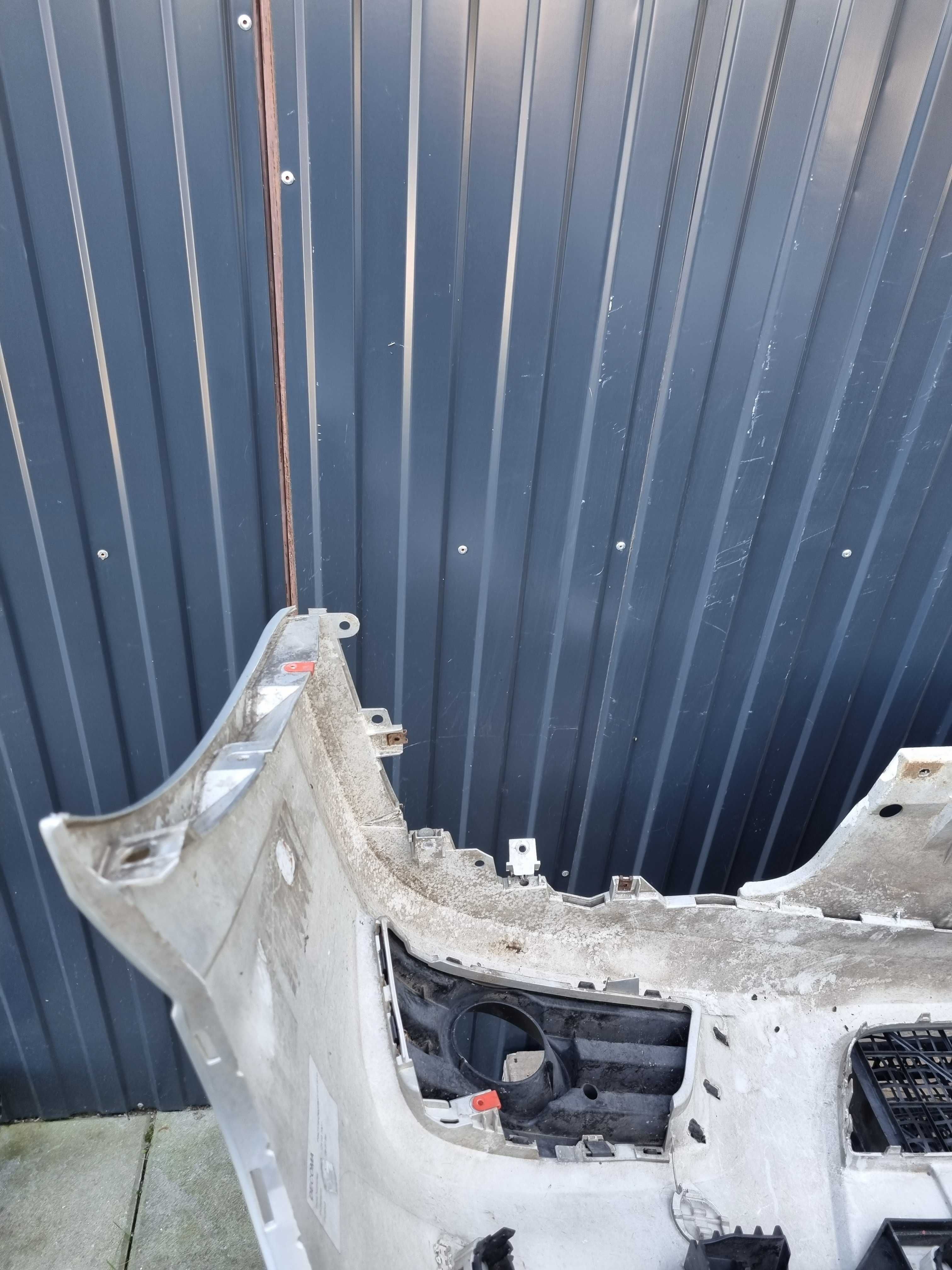 Opel Vectra C Lift Zderzak Przód 4 PDC Kolor Z157