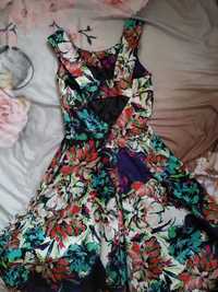 Sukienka midi Mohito z wycięciem XXS 32 kwiaty elegancka XS 34 vintage