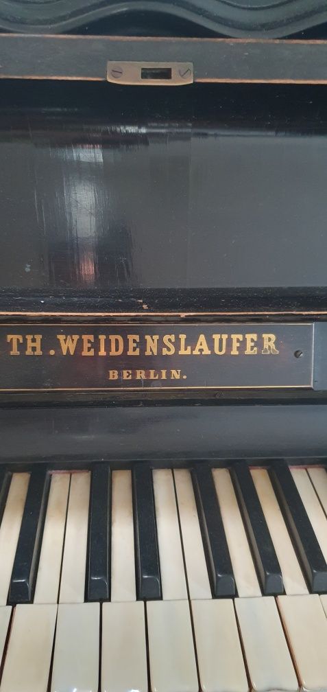 Zabytkowe pianino z lat 30-tych Weidenslaufer Berlin