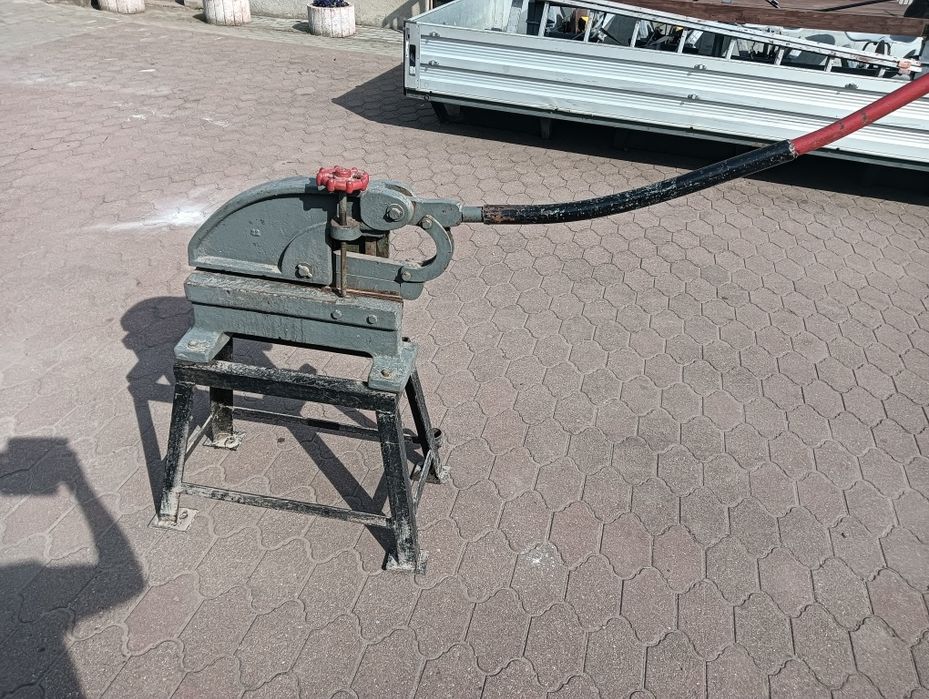 Gilotyna ręczna do cięcia blachy nożyce