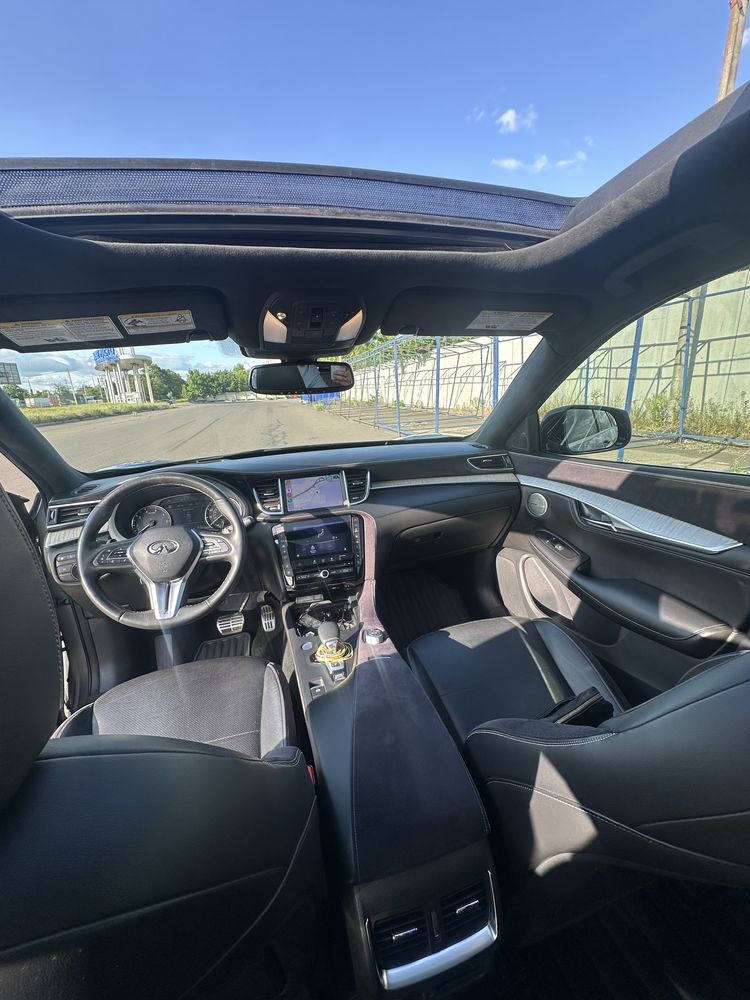 Продам Infinity Qx 50 2018 року в максимальній комплектаціі