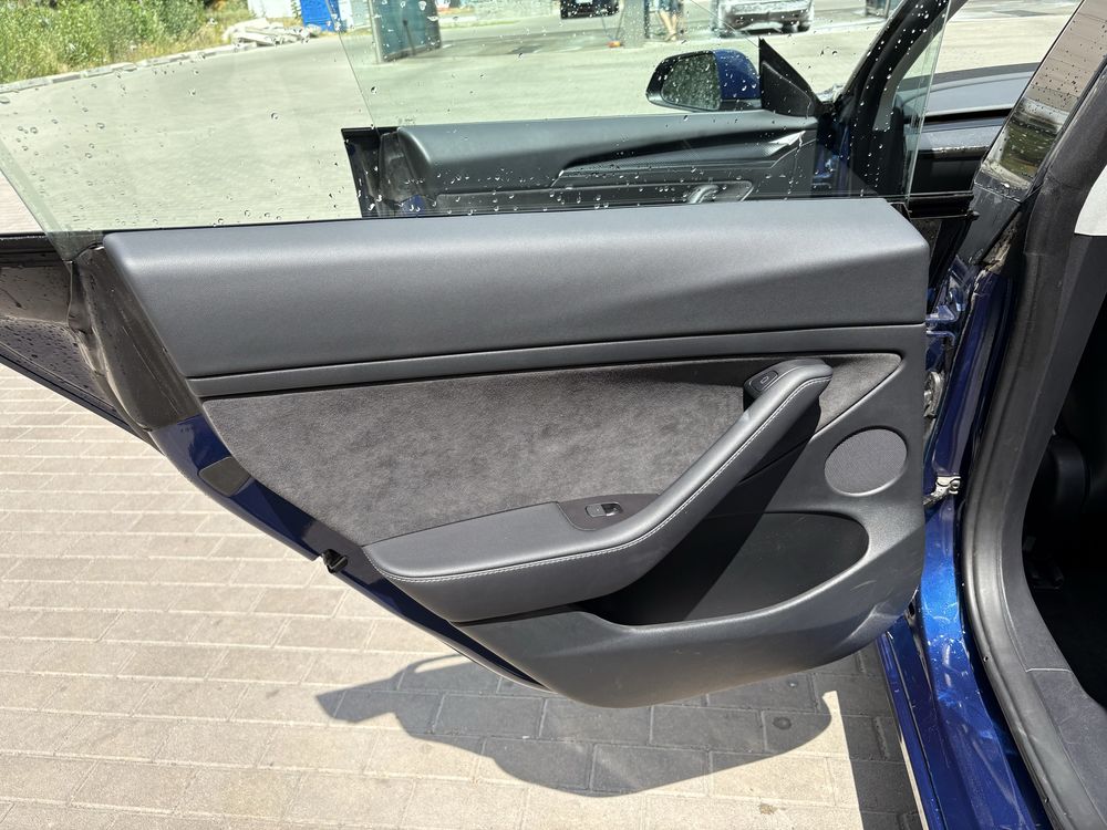 Tesla model 3 long range 82kwt 2022 рік