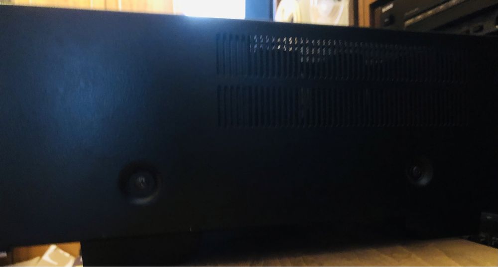 Усилитель NAD Model 200