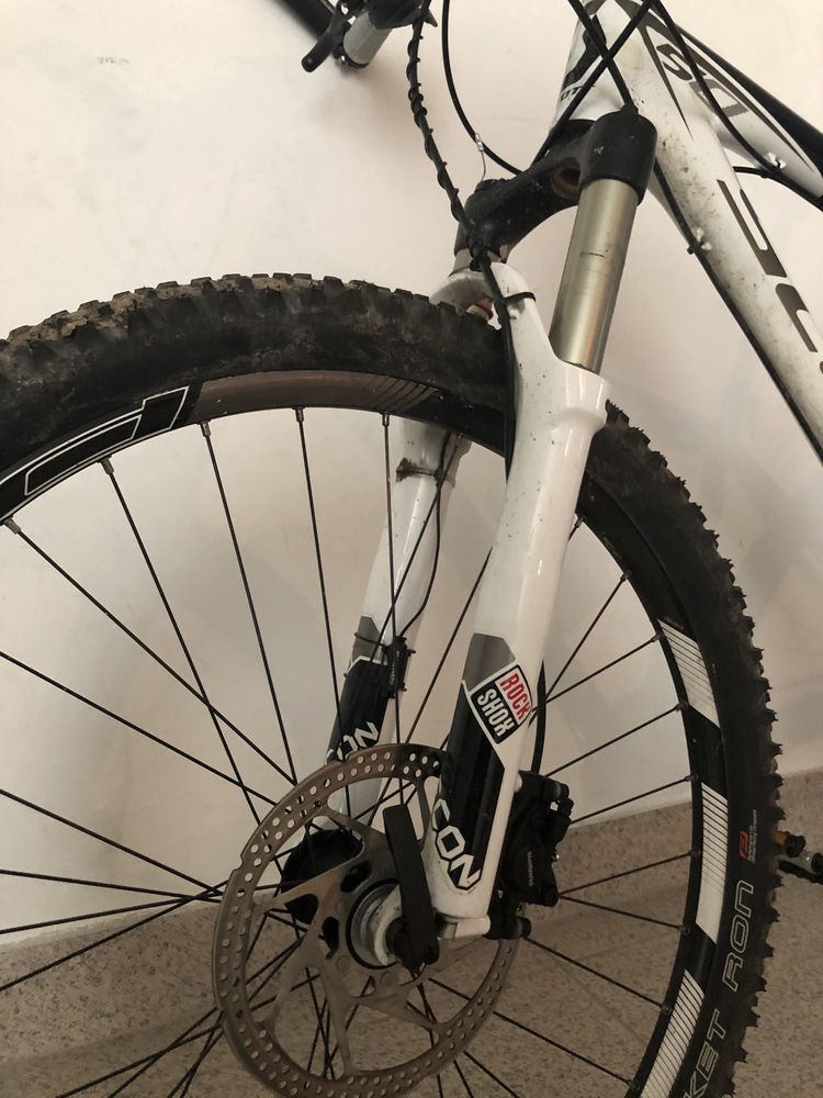 Bicicleta BTT como nova