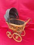 Carrinho antigo de criança 47cm de altura por 34cm de largura
