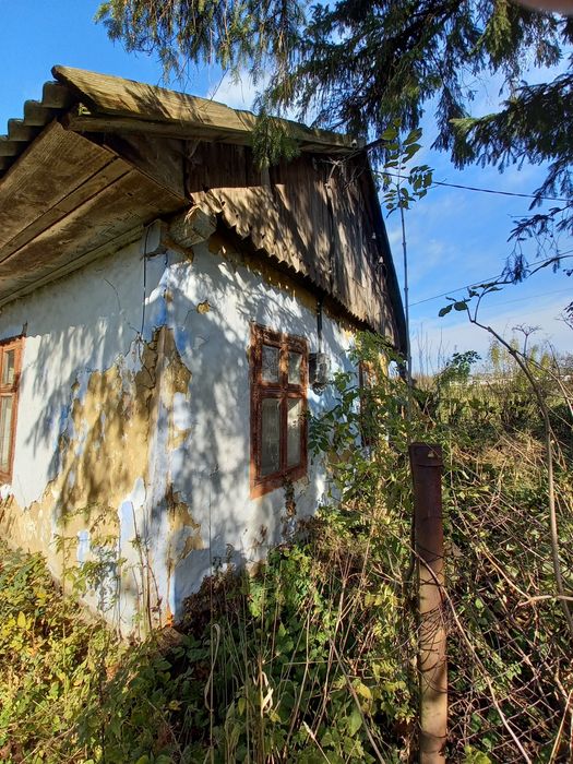 Земельна ділянка під забудову жилового будинку.