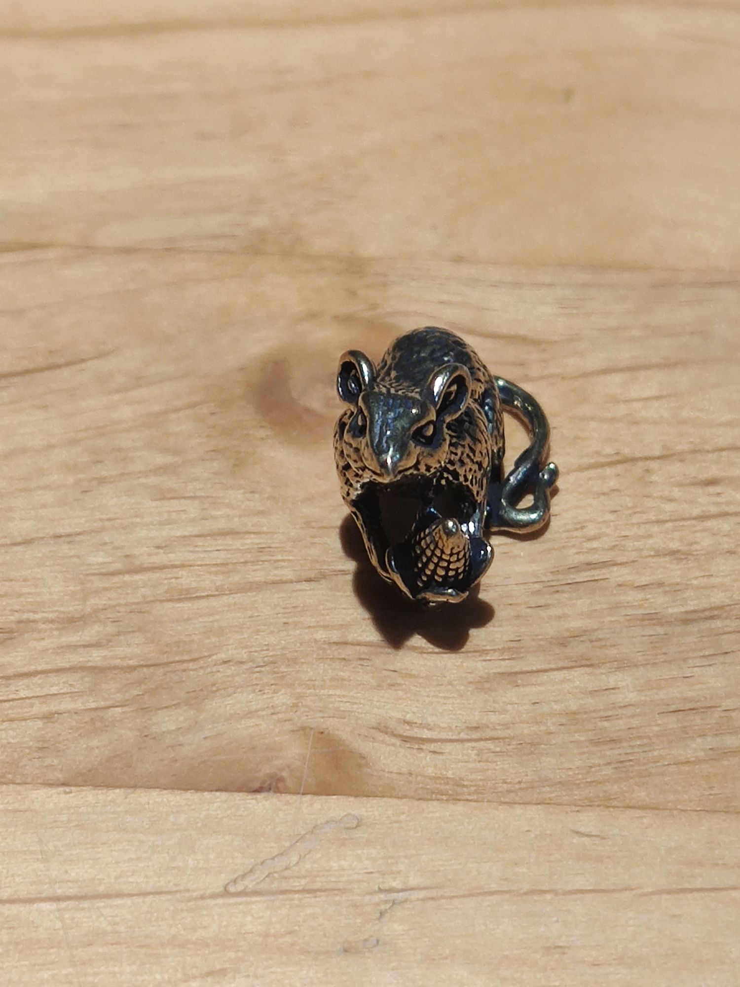 Figurka z mosiądzu Szczur wysokość 1,5 cm