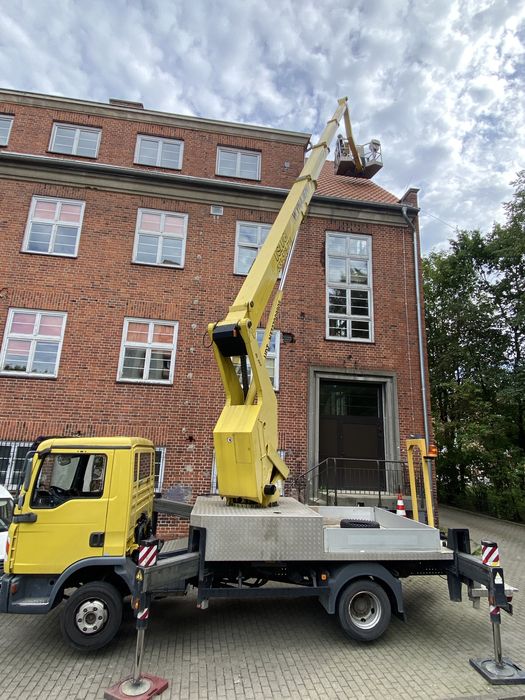 Uslugi podnosnikiem koszowym 30m wzwyzka wycinka drzew i pielegnacja