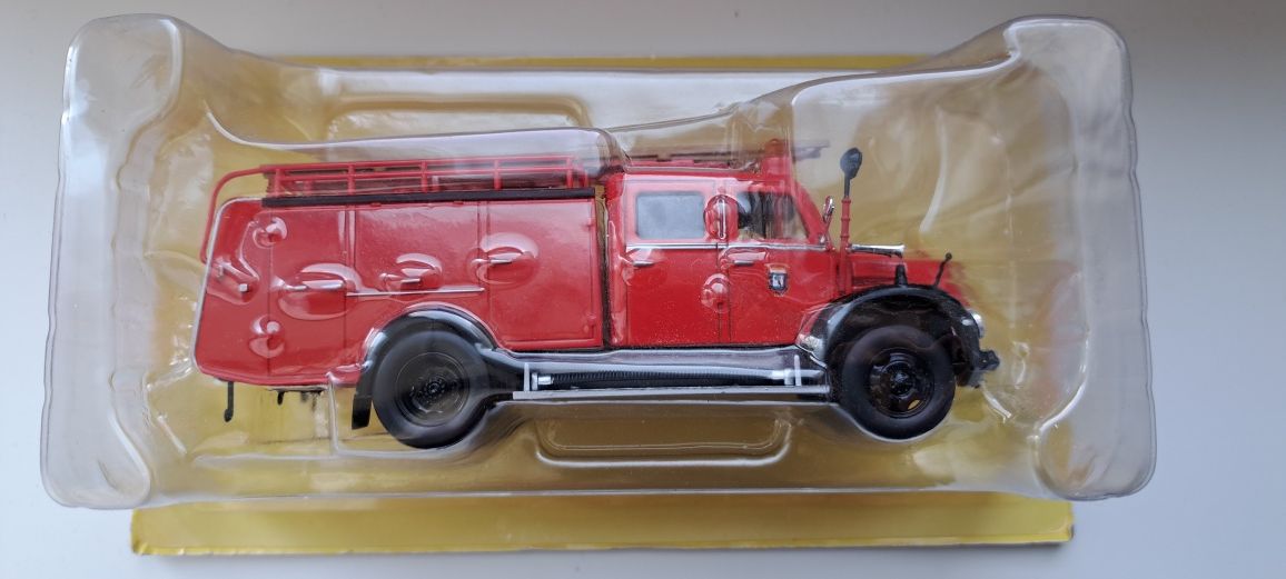 Модель пожежного автомобіля magirus deuts mercury tlf 1/43 altaya